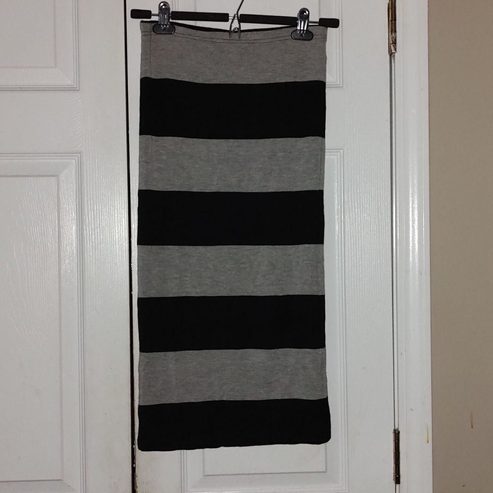 Workshop Andrea Jovine black and gray pull on skirt Sz XS